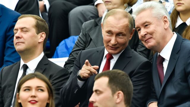 «Петербургская политика»: Медведев и Собянин — возможные преемники Путина