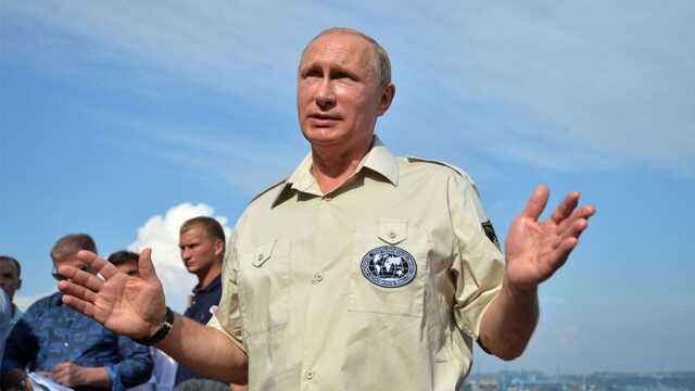 Борьба за приветственное слово Владимира Путина в Крыму: сайт или чиновники