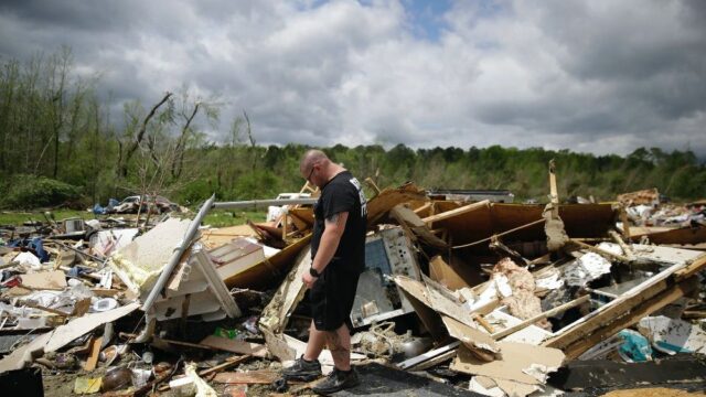 На юге США от торнадо погибли не меньше 30 человек