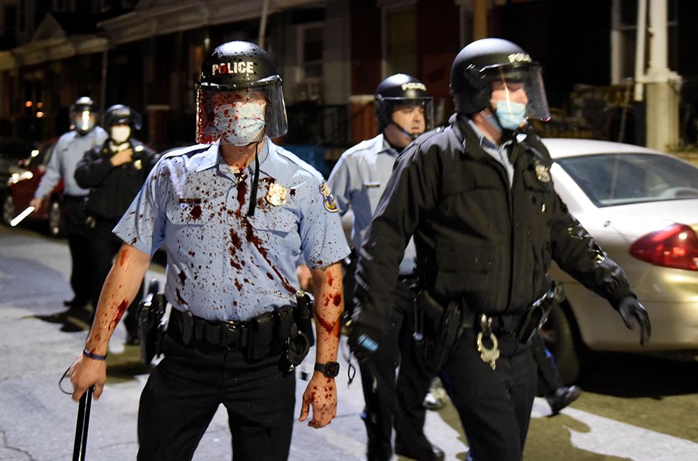 В Филадельфии второй день продолжаются беспорядки из-за убийства чернокожего