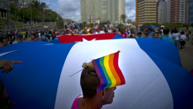 Куба убрала из проекта новой конституции упоминание об однополых браках после протестов церкви