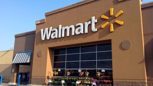 В Миссури мужчине, который пришел в Walmart c огнестрельным оружием, предъявили обвинения в угрозах совершить теракт
