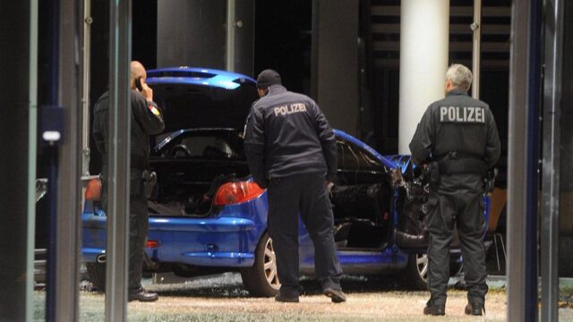 В Берлине машина врезалась в здание штаб-квартиры СДПГ