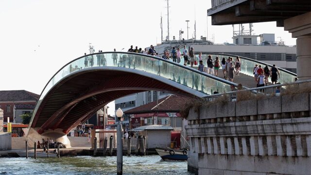 Суд в Венеции оштрафовал архитектора Сантьяго Калатраву за превышение бюджета при строительстве моста