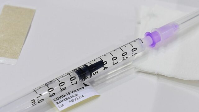 Нидерланды стали 16-й страной, приостановившей использование вакцины AstraZeneca