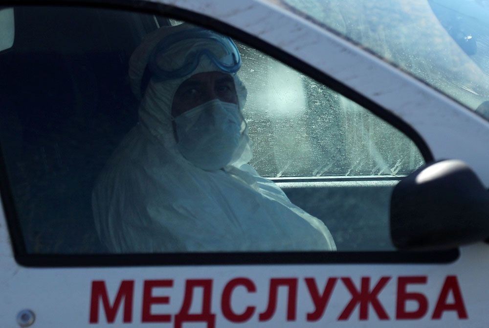 В России зафиксировали меньше пяти тысяч заражений коронавирусом за сутки