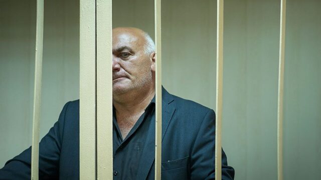 Араму Петросяну дали 12 лет колонии строгого режима за захват заложников в московском банке