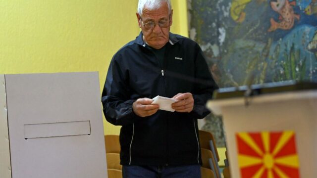 В Македонии проголосовали за переименование страны