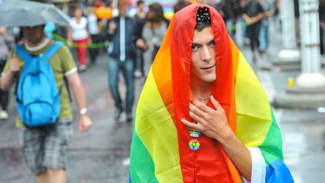 Роспотребнадзор предупредил о вспышке гепатита А в Европе из-за гей-парадов