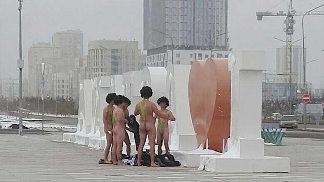 В Казахстане оштрафовали туристов из Чехии, которые фотографировались в «купальниках Бората»