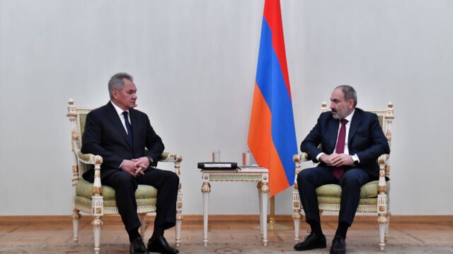 В Армению прибыла большая российская делегация. В ее составе Шойгу и Лавров