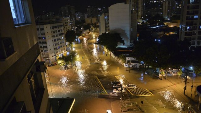 В Рио-де-Жанейро во время сильного наводнения погибли несколько человек
