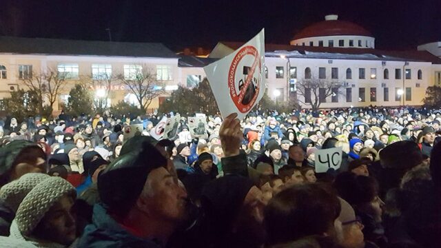 Тысячи жителей Волоколамска вышли на митинг, чтобы потребовать ввести режим ЧС