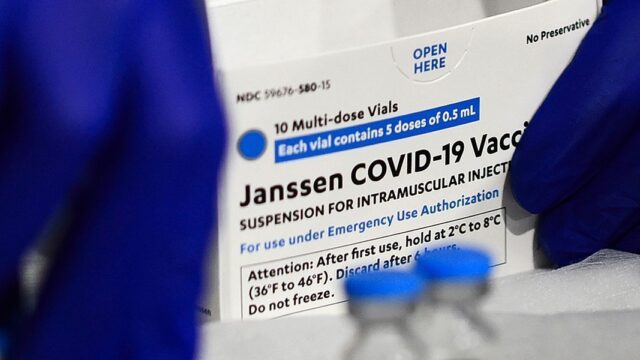 США рекомендовали приостановить использование вакцины Johnson & Johnson
