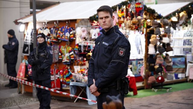 Полиция связала самодельную бомбу в Потсдаме с вымогательством у DHL