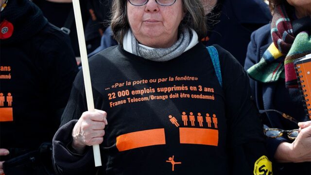Бывший глава и топ-менеджеры французского оператора Orange предстанут перед судом по делу о массовых самоубийствах сотрудников