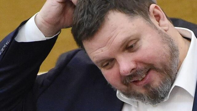 «Я голосовал не против бюджета, а в знак протеста». Депутат Евгений Марченко — о причинах исключения из «ЕР»