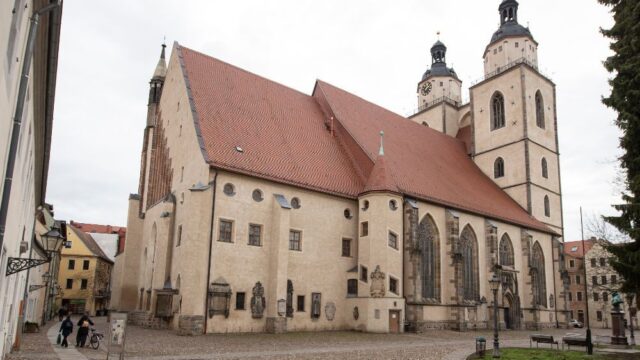 Суд в Германии отказался демонтировать антисемитский барельеф в церкви