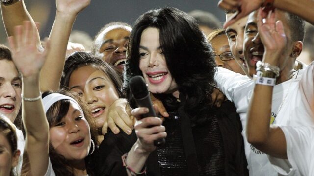 Во Франции поклонники Майкла Джексона подали в суд на героев фильма «Покидая Неверленд»