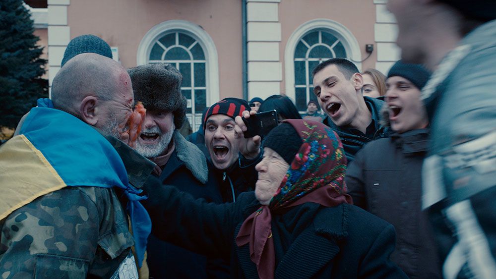 Фильм на запрещенном языке, который выдвинули на «Оскар»: как в Киеве встретили «Донбасс» Сергея Лозницы