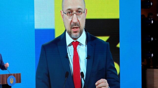 Премьер Украины считает «Спутник V» инструментом влияния России