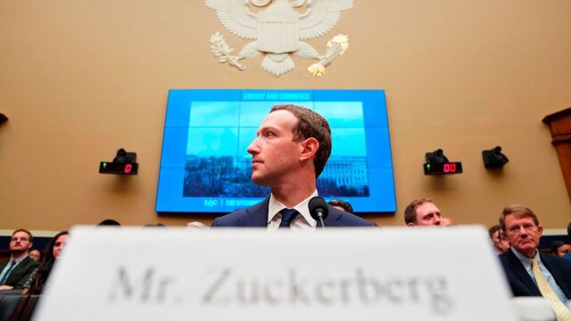 Марк Цукерберг: не думаю, что Facebook должен убирать со своих страниц сообщения с отрицанием Холокоста