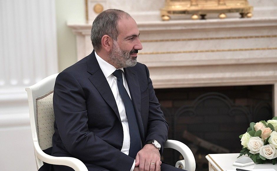 Премьер-министр Армении Никол Пашинян подал в отставку, чтобы провести внеочередные выборы