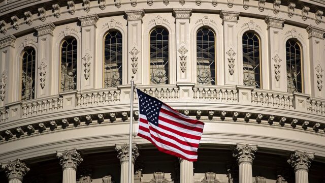 Сенат США проголосовал за выделение $2 трлн на стимулирование экономики