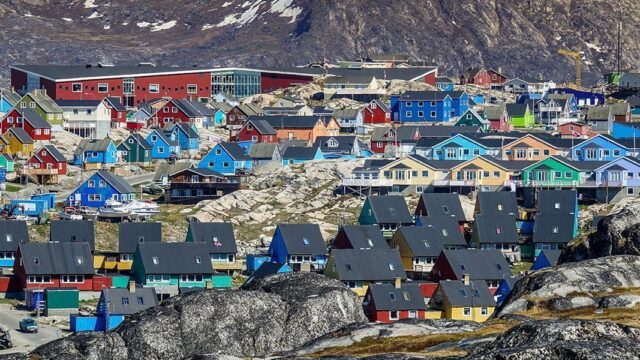 Эскимосы потребовали у Дании компенсацию за неудачную попытку сделать из них «элиту Гренландии»