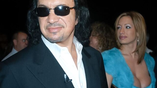 Американская журналистка подала иск за домогательства к сооснователю группы Kiss