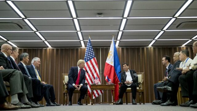 Трамп впервые встретился с Дутерте и назвал «отличными» отношения США с Филиппинами