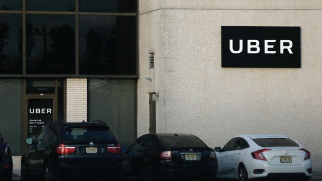 Штат Калифорния подал в суд на Uber за неправильную классификацию водителей