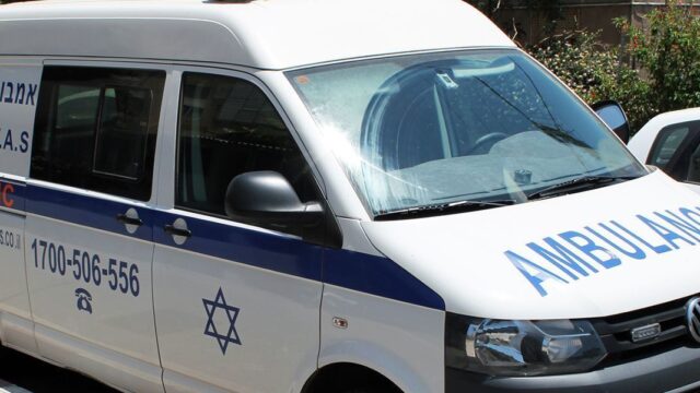 Трибуна синагоги с большим количеством людей обрушилась в Израиле