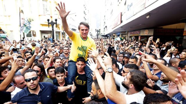 В Бразилии ранили ножом кандидата в президенты
