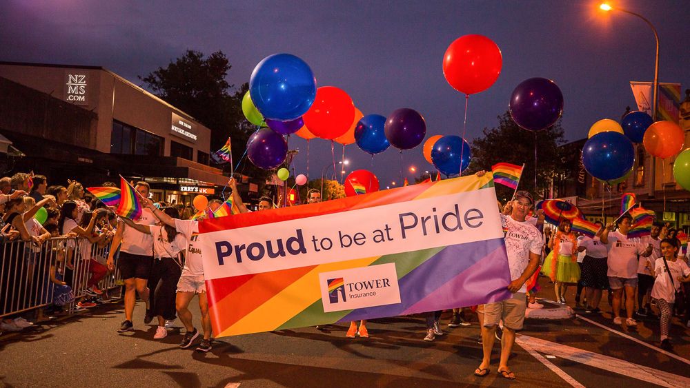 В новозеландском гей-параде запретили участвовать полицейским в форме