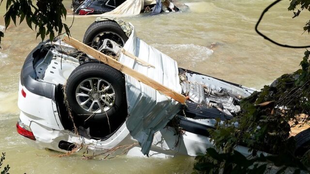 Жертвами паводков в Теннесси стали больше 20 человек