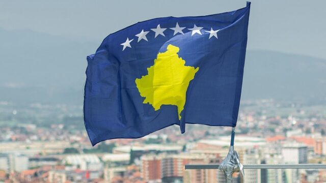 «Политика»: десять стран готовы отозвать признание независимости Косово