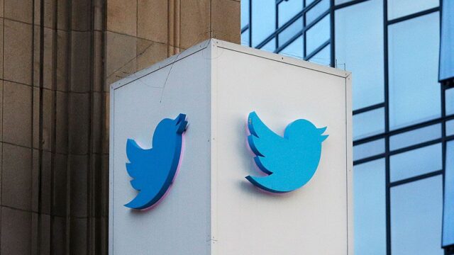 Суд в Москве оштрафовал Twitter и Facebook на 4 млн рублей
