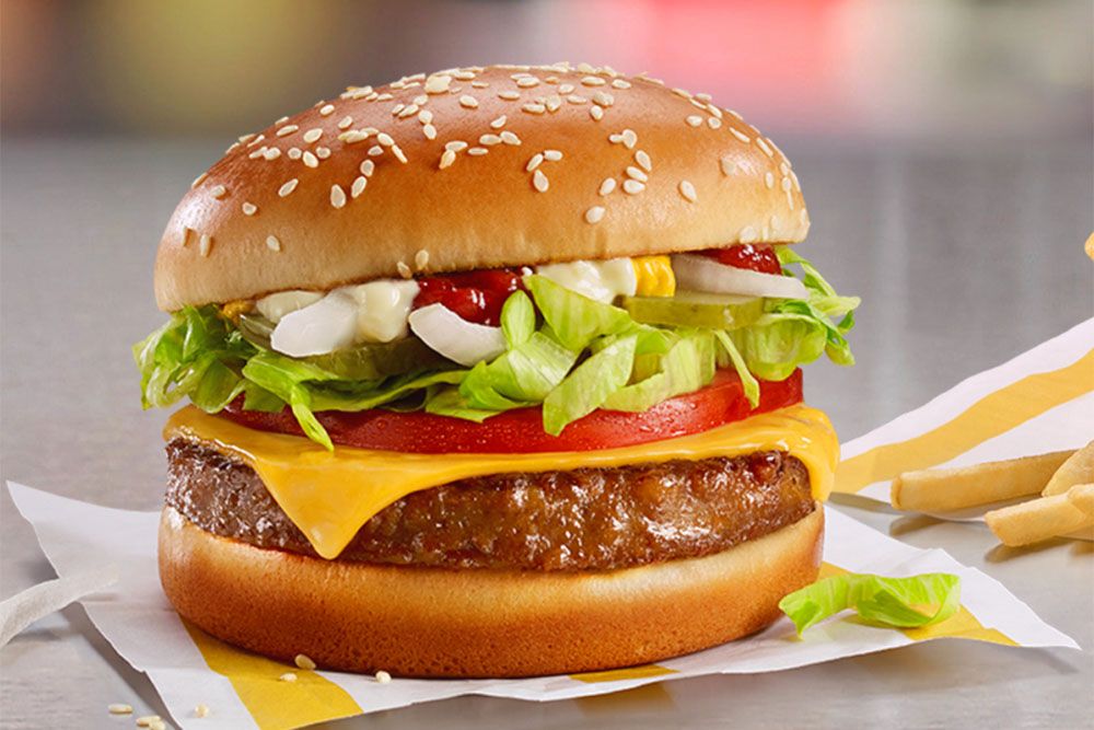 Макдоналдс» объявил о запуске тестовых продаж бургера из растительного мяса