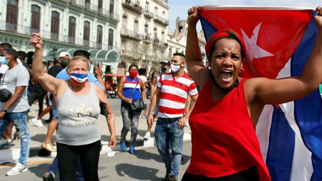 Куба после протестов разрешила беспошлинный ввоз продуктов и лекарств