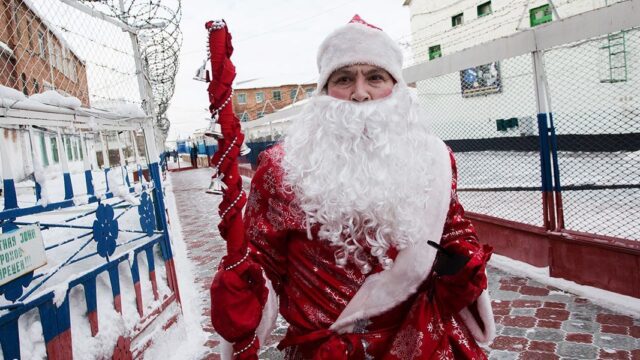 «Дед Мороз, освободи нас по УДО». Навальный — о праздновании Нового года в колонии