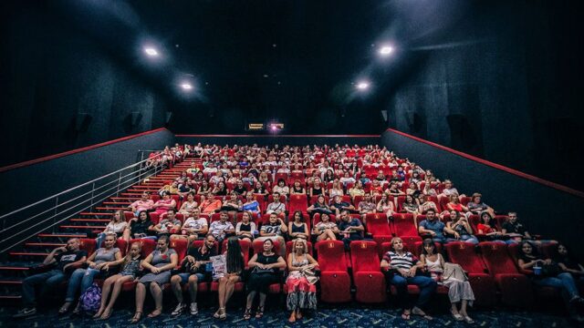 В Госдуму внесут законопроект, который обяжет владельцев торговых центров размещать кинотеатры на нижних этажах