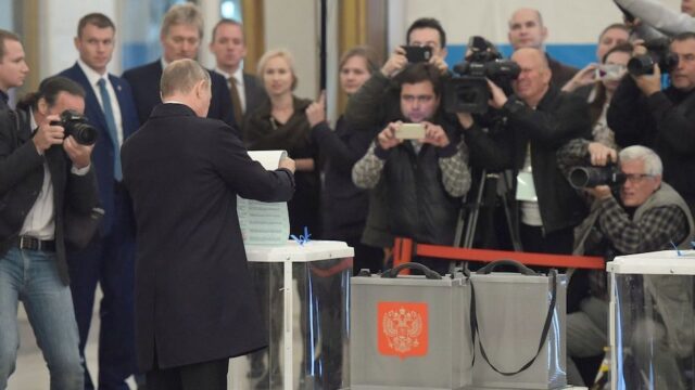 «Соперником» Путина на выборах президента может стать женщина