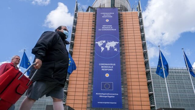 Еврокомиссия выпустила первый экономический прогноз после начала пандемии