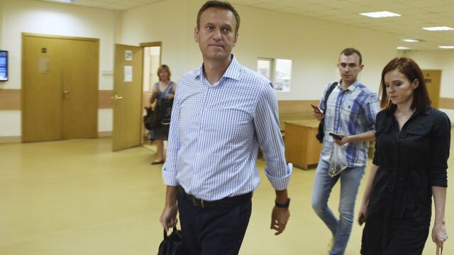 ФСИН может изменить Навальному условный срок на реальный, если он не вернется из Германии