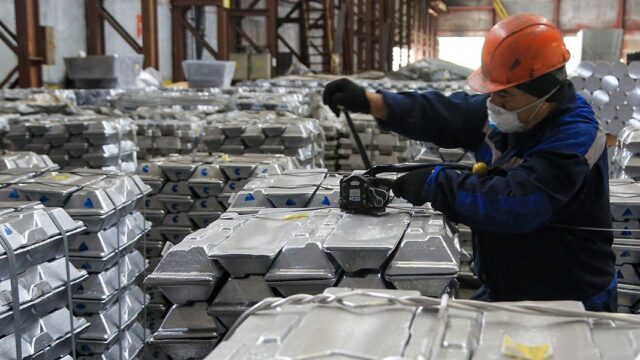 Правительство России ввело пошлины на экспорт металлов