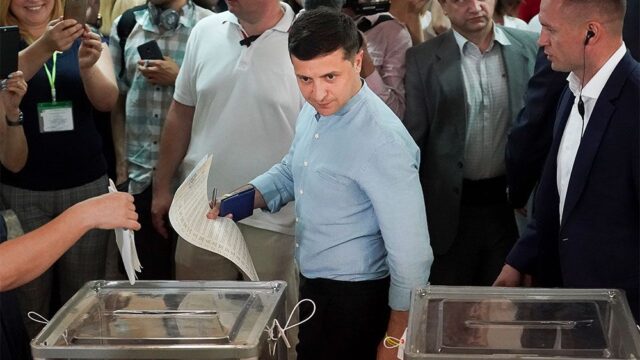ЦИК Украины: на выборах в Раду побеждает партия Зеленского