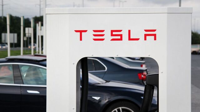 Илон Маск рассказал, что Tesla хочет выкупить фонд из Саудовской Аравии