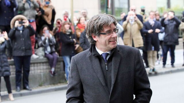 Адвокат: полиция Германии задержала бывшего главу Каталонии Карлеса Пучдемона