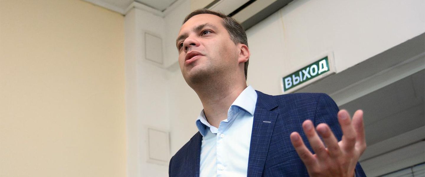 Суд взыскал по 30 тысяч рублей с Навального и Милова по иску Пригожина